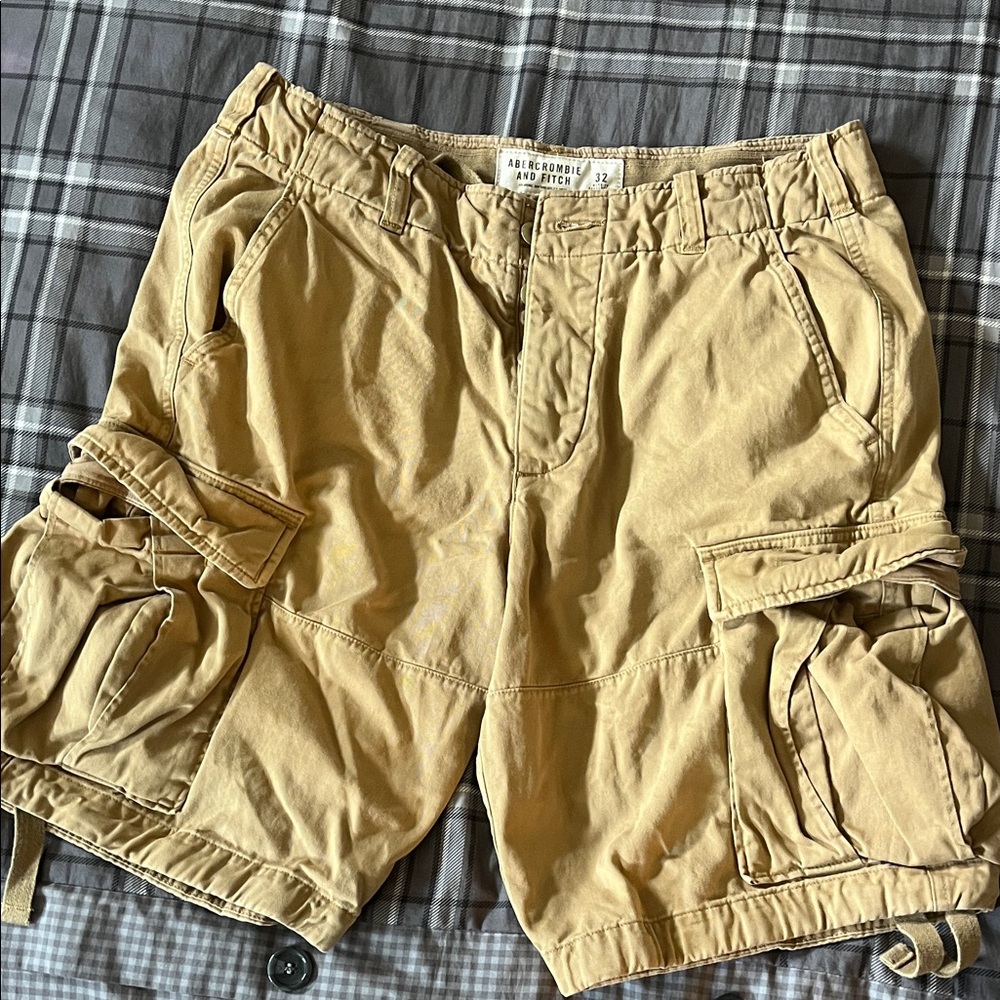 Abercrombie & Fitch Khaki Cargo Shorts for Men